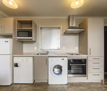 Apartment with easy walk to city centre - Photo 4