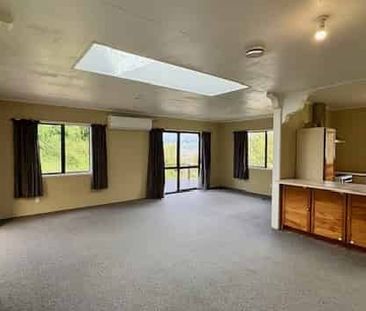 Three Bedroom Family Home - Photo 1
