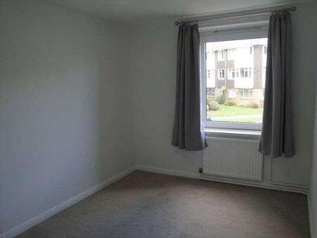 Lingfield Court, Blount Road, PO1 - Photo 4