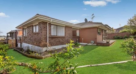 Single-Level 3 bedrooom & Study - Photo 4