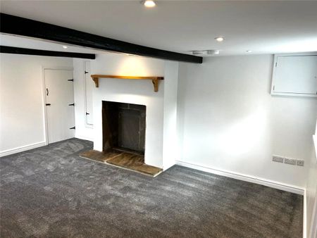 Available now, Ouzelwell Hall Farm Cottage is a recently refurbished, two bedroomed semi-detached character cottage situated in a semi-rural location within the popular town of Dewsbury. - Photo 3