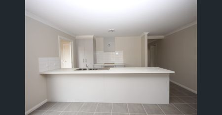 Family home in Armstrong Waters that will not disappoint! - Photo 5