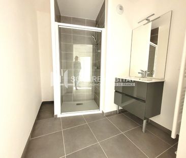 Location Appartement 3 pièces 61m² COMINES 59560 - Photo 3