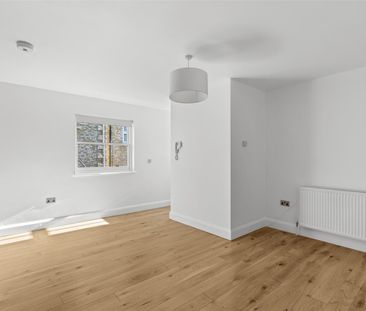 13 Priory Road, High Wycombe - Photo 5