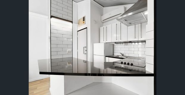 COSY STUDIO IN THE HEART OF JOONDALUP!! - Photo 1