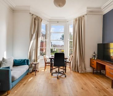 1 Bed Flat - Photo 2