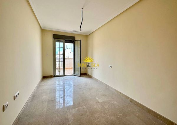 NEW 4 BEDROOM PENTHOUSE WITH SUNROOF FOR RENT IN TORREVIEJA - ALICANTE
