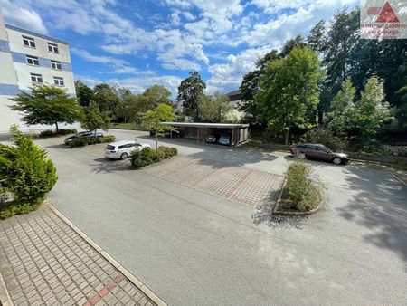 Altersgerechtes Wohnen mit Fahrstuhl und Balkon im Herzen von Schwarzenberg - Photo 2