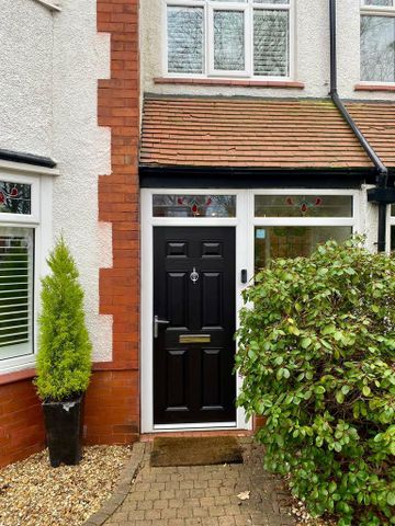 4 bedroom semi-detached house to rent - Photo 2