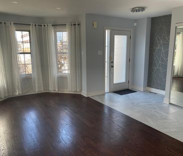 For Lease - 9031 Yonge Street, Richmond Hill, Ontario - Photo 1