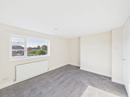 3 bedroom end of terrace house to rent - Photo 3