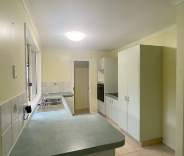 Tropical Retreat Centrally Located - Photo 3