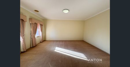 4 Bedroom Home in Prime Point Cook Location - Photo 3