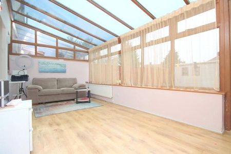 2 bedroom end of terrace house to rent - Photo 2