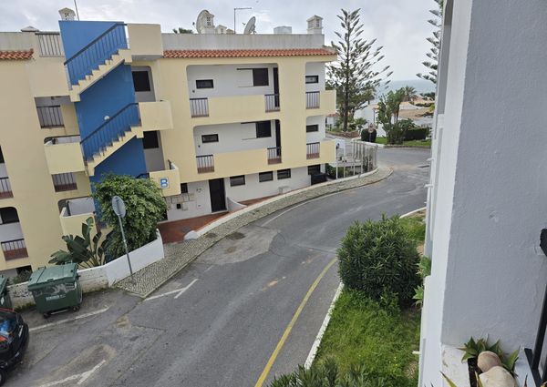 Apartamento T2, com varanda, perto do mar, Albufeira, Algarve