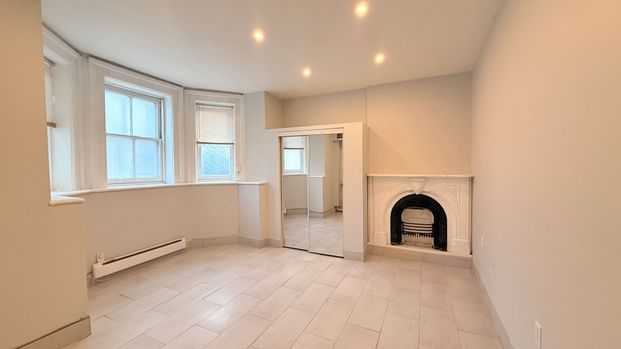 For Lease - 342 Jarvis Street Unit# 1, Toronto, Ontario - Photo 1