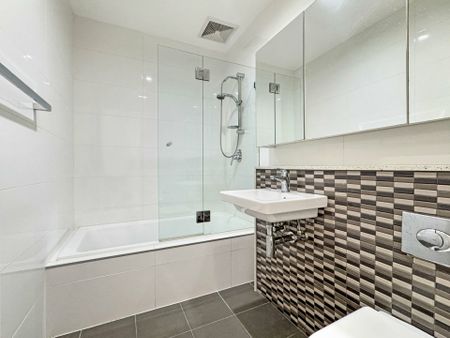 Spacious & Modern 2 Bedroom Apartment - Photo 5