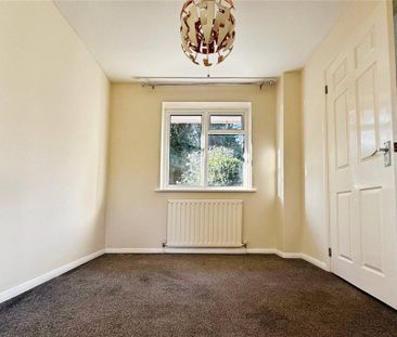 4 bedroom detached house to rent - Photo 3