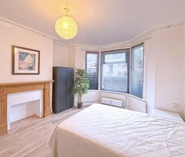 4 bedroom terraced house to rent - Photo 2