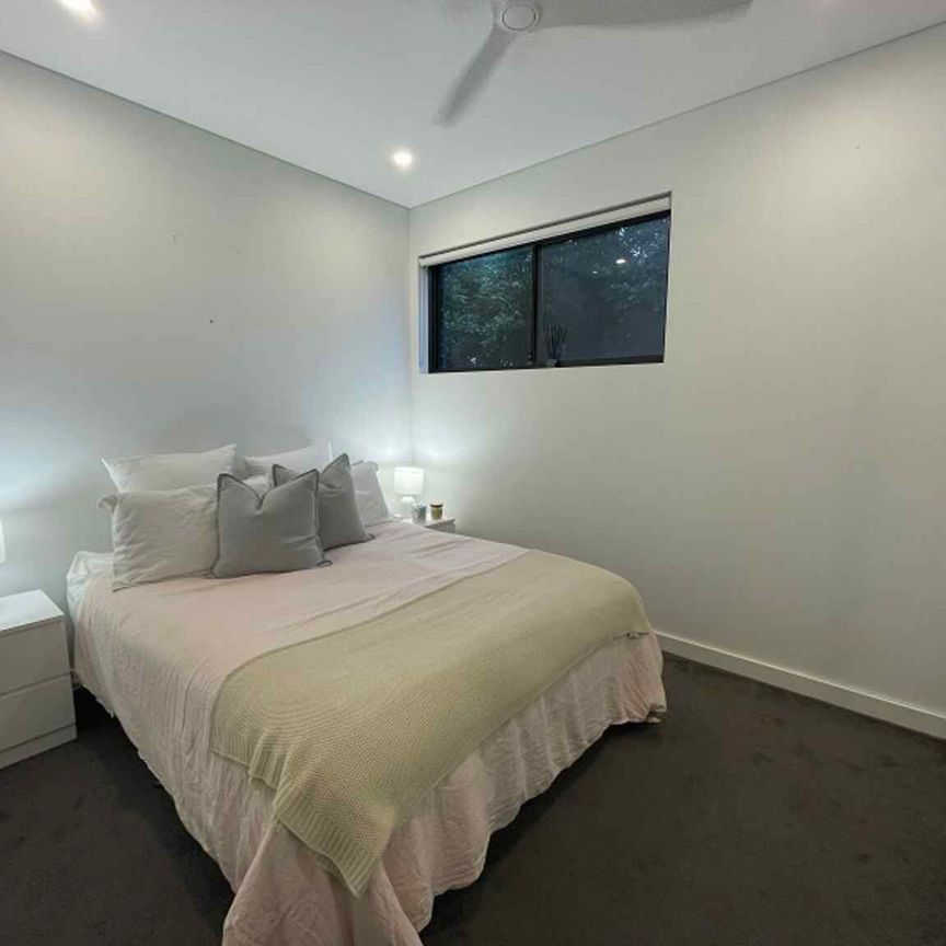 STUNNING MODERN 2 BEDROOM GARDEN APARTMENT - Photo 1