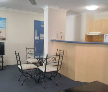 Central Broadbeach $580 pw - Photo 3