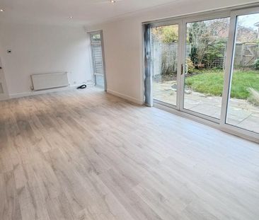 3 bedroom terraced house to rent - Photo 1