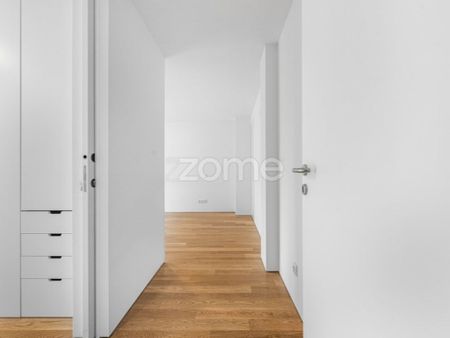 3 room luxury House for rent in Porto, Portugal - Photo 2