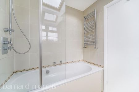 5 bedroom detached house to rent - Photo 2