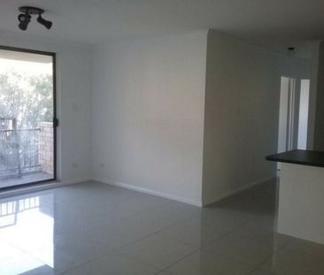 Convenient & Comfortable Apartment in Prime Location - Photo 3
