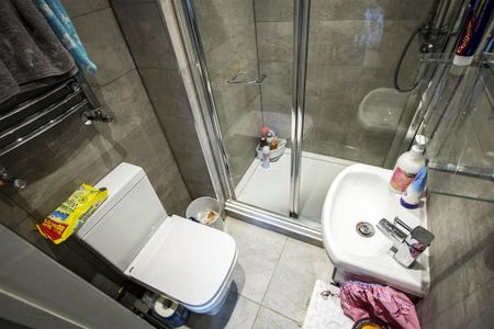 6 bedroom house to rent - Photo 4