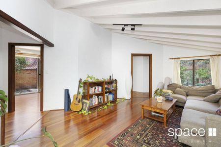 3 bedroom unfurnished coastal townhouse - Photo 2