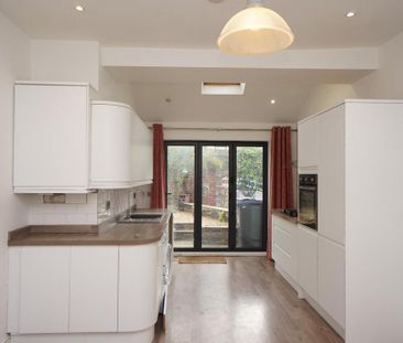 3 bedroom terraced house to rent - Photo 5