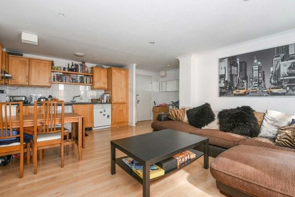 Bridgewater Square, Barbican, EC2Y - Photo 1