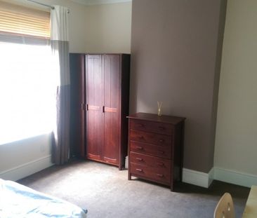 3 Bed Mid Terrace House - Photo 4