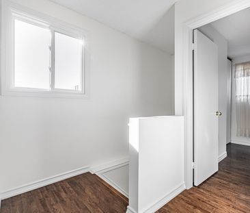 For Lease - 2329 Greenbank Trail Unit# Main, Burlington, Ontario - Photo 5