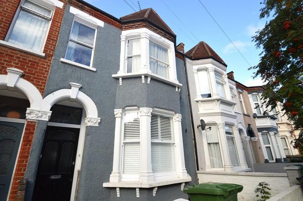 3 bedroom terraced house to rent - Photo 1