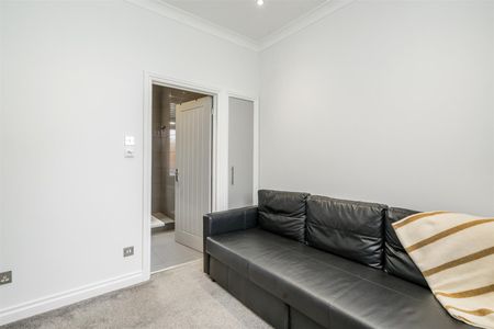 3 bed semi-detached house to rent in Catherines Close, Catherine-De-Barnes, Solihull - Photo 3