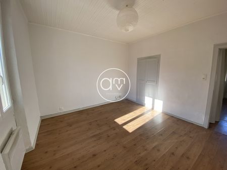 LA LONDE LES MAURES - Type 3 - duplex - location a l'année - Photo 5