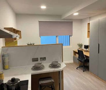 Studio Silver - Photo 1