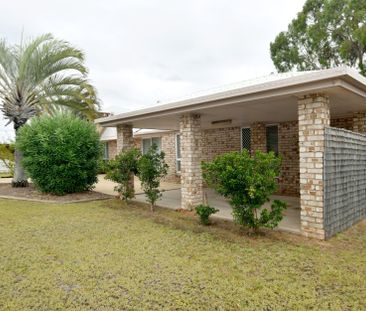 :: NEAT & TIDY LOWSET HOME IN NEW AUCKLAND! - Photo 3