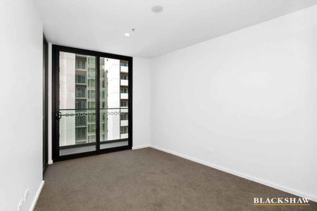 Luxury living in the "Jade" complex - Photo 2