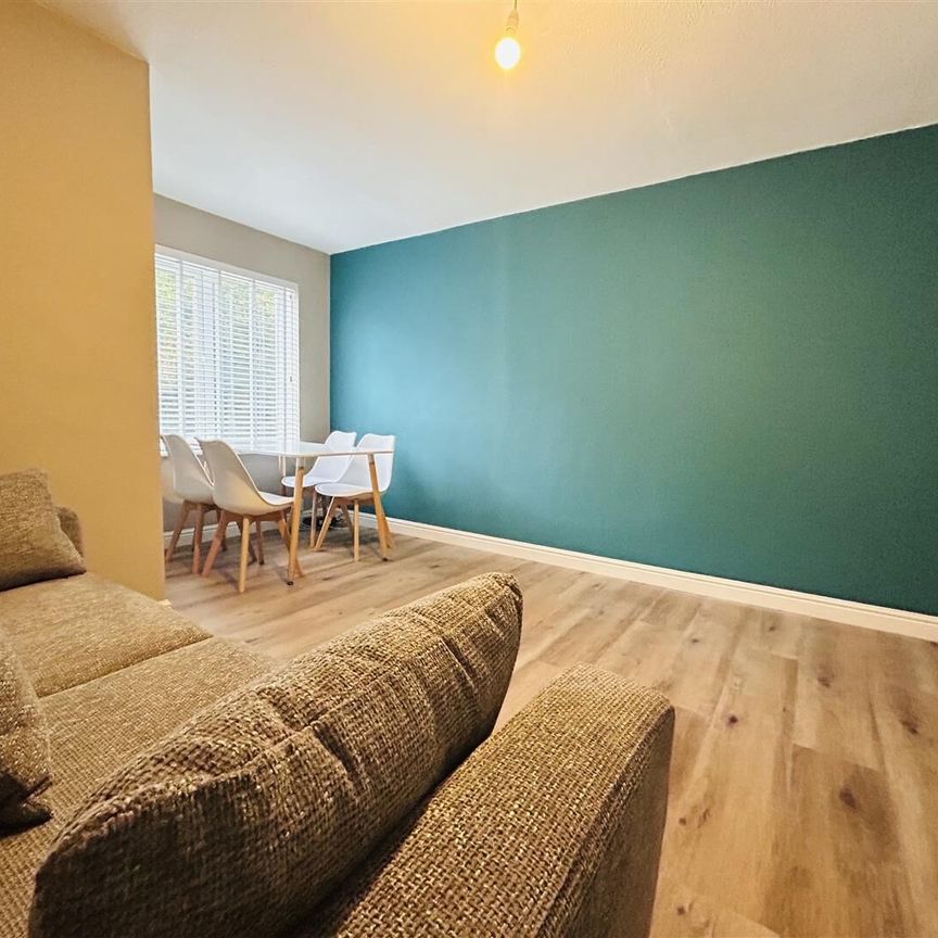 High Lea Court, Ebberston Terrace, Hyde Park, LS6 1AU, Leeds - Photo 1