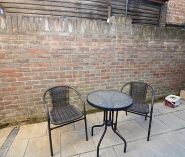 1 bed Flat for rent - Photo 3