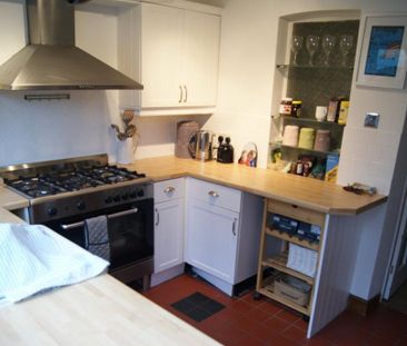 2 bedroom terraced house to rent - Photo 4