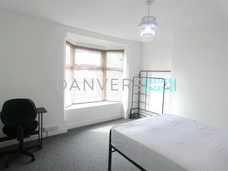 4 bedroom terraced house to rent - Photo 5