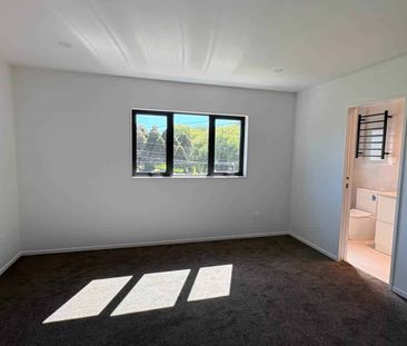 Brand New Stylish 3-Bed, 3-Bath - Photo 1