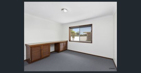 Top-Floor Duplex – 300m Stroll to the Beach! - Photo 4