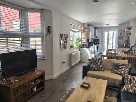 2 Bed Flat, Pemberton Road, N4 - Photo 4