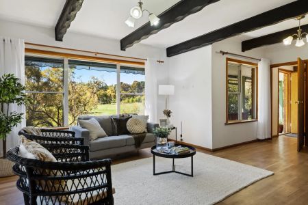 Sunlit Family Retreat - Photo 5