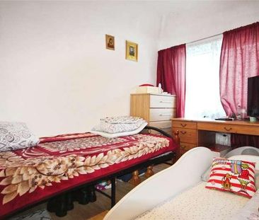 Stamford Road, Dagenham, RM9 - Photo 2